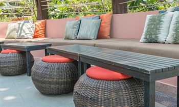 Right Fabric for Your Outdoor Commercial Patio Furniture